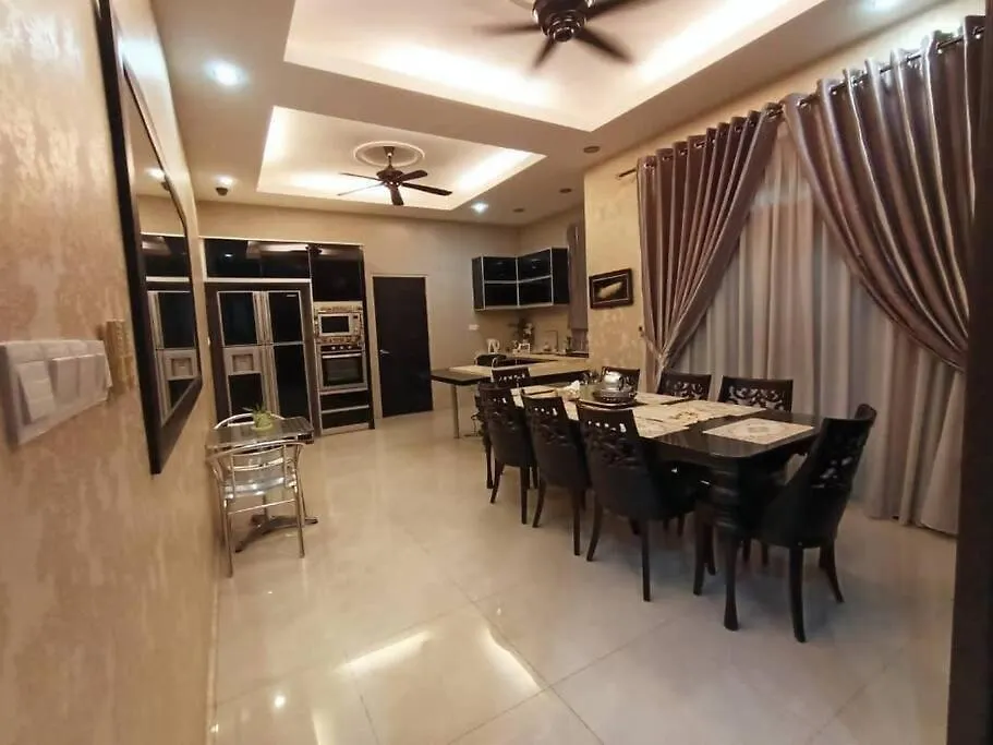Holiday home Bungalow In Exclusive Area Nibung Tebal