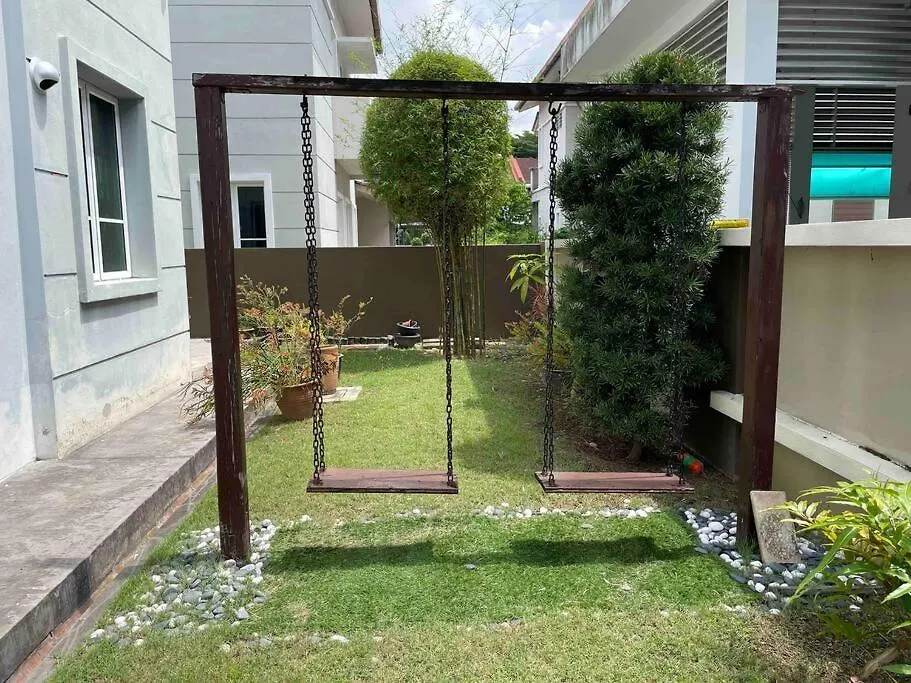 Bungalow In Exclusive Area Nibung Tebal 0*,