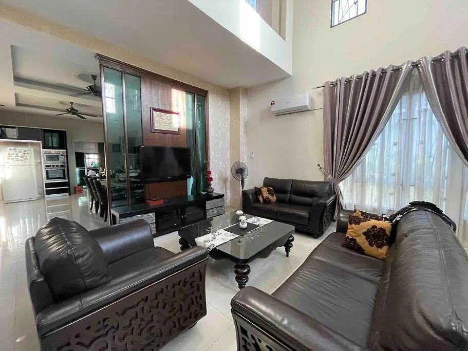 Holiday home Bungalow In Exclusive Area Nibung Tebal
